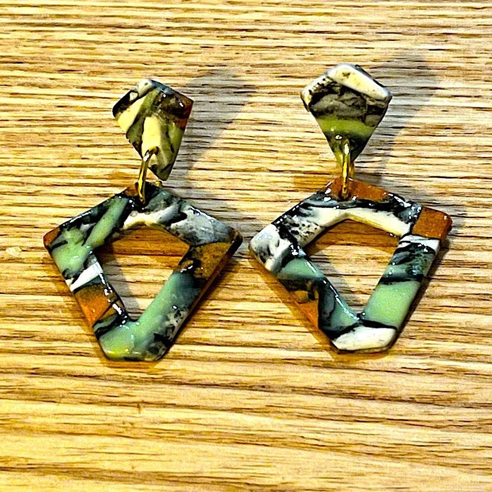 NEW Faux Stone Swirl Polymer Clay Diamond Dangle Stud Earrings